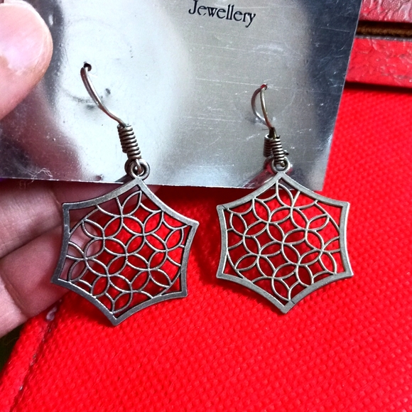 Earings